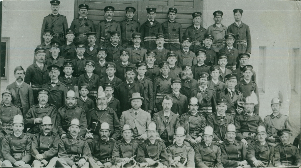 Mannschaft der Freiwilligen Feuerwehr Forstenried im Jahre 1899 
